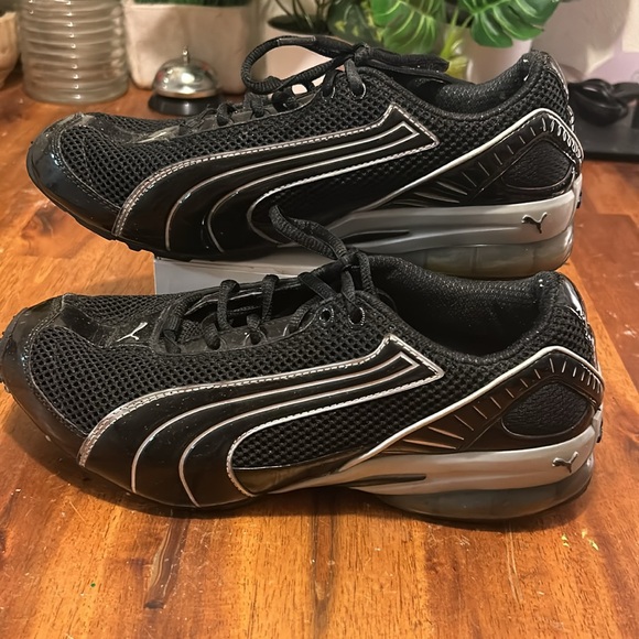 Gently Used Puma Cell Black/Grey Women's Lace Running Athletic Shoes..Size:8.5 - Picture 3 of 8
